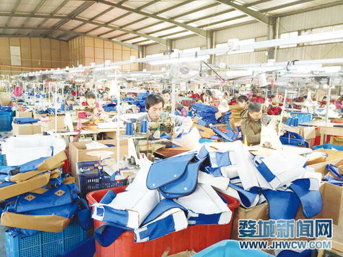 白龍橋鎮(zhèn)開展箱包來料加工 大比武